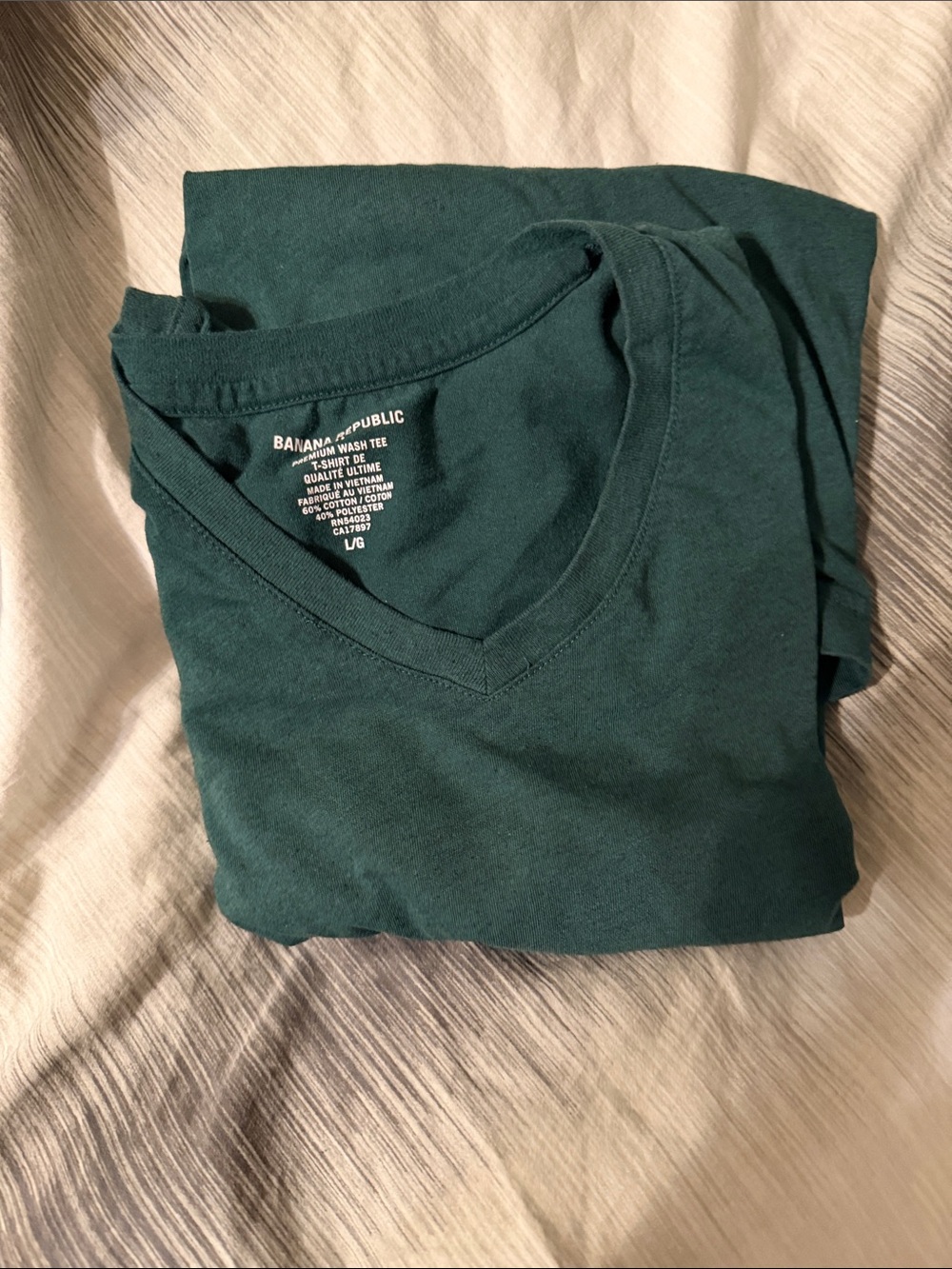 Banana Republic Men's Forest Green V-Neck Tee